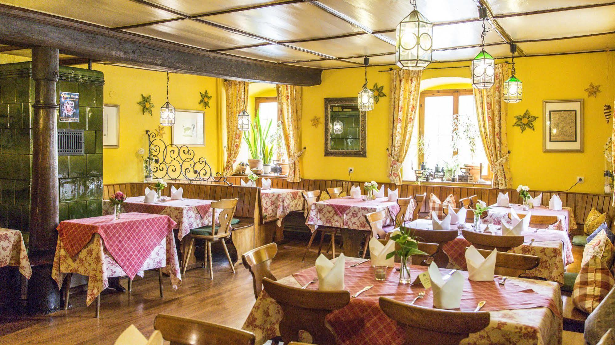 Hotel-Restaurant Zum Ochsen Schallstadt Luaran gambar