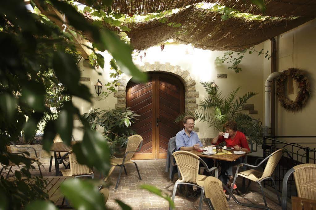 Hotel-Restaurant Zum Ochsen Schallstadt Luaran gambar