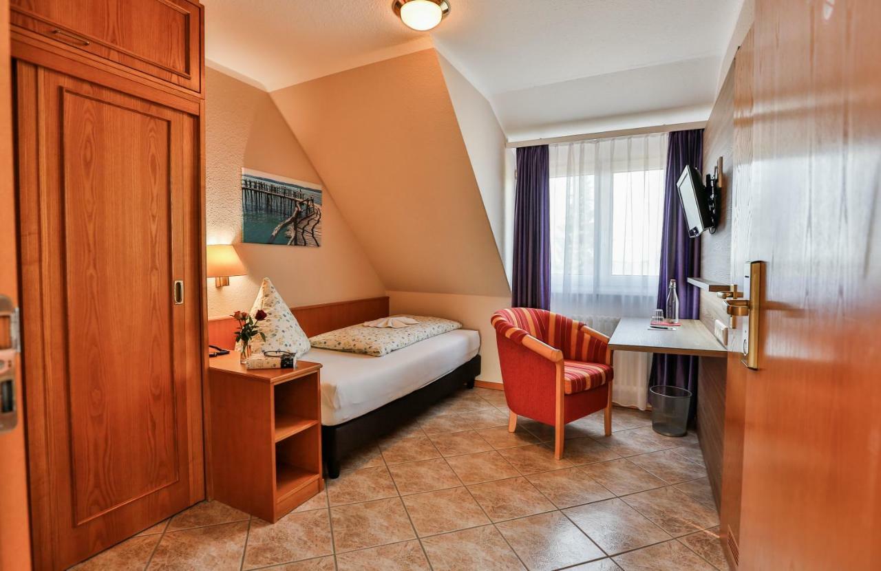 Hotel-Restaurant Zum Ochsen Schallstadt Luaran gambar