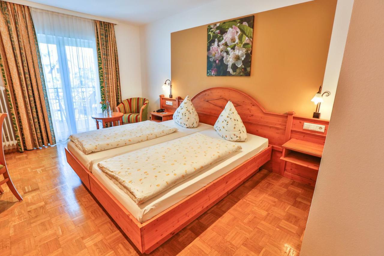 Hotel-Restaurant Zum Ochsen Schallstadt Luaran gambar