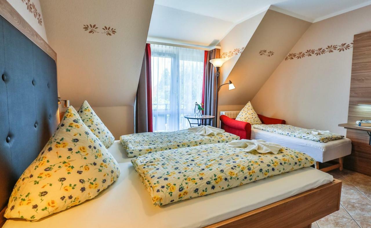 Hotel-Restaurant Zum Ochsen Schallstadt Luaran gambar