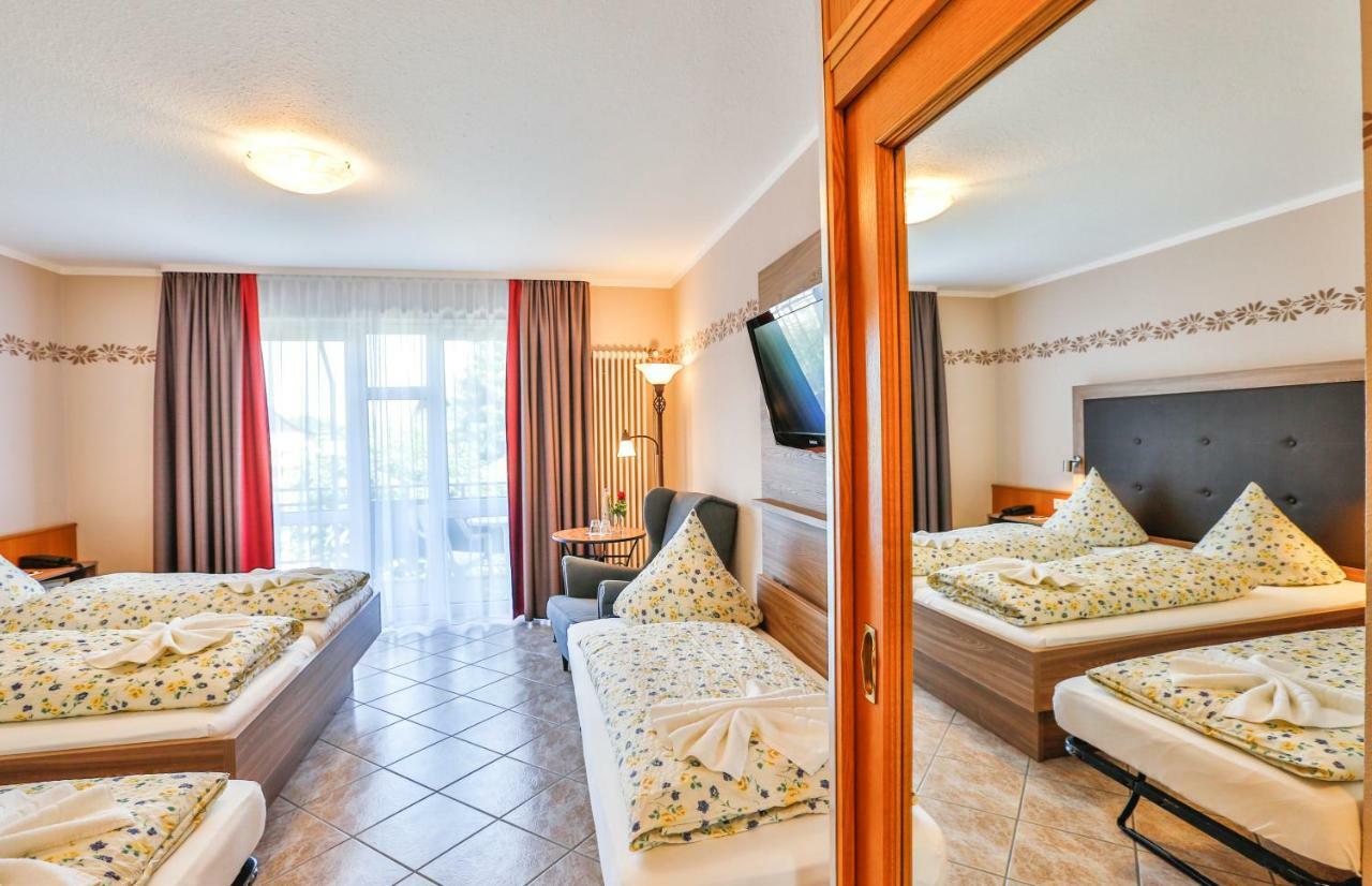 Hotel-Restaurant Zum Ochsen Schallstadt Luaran gambar