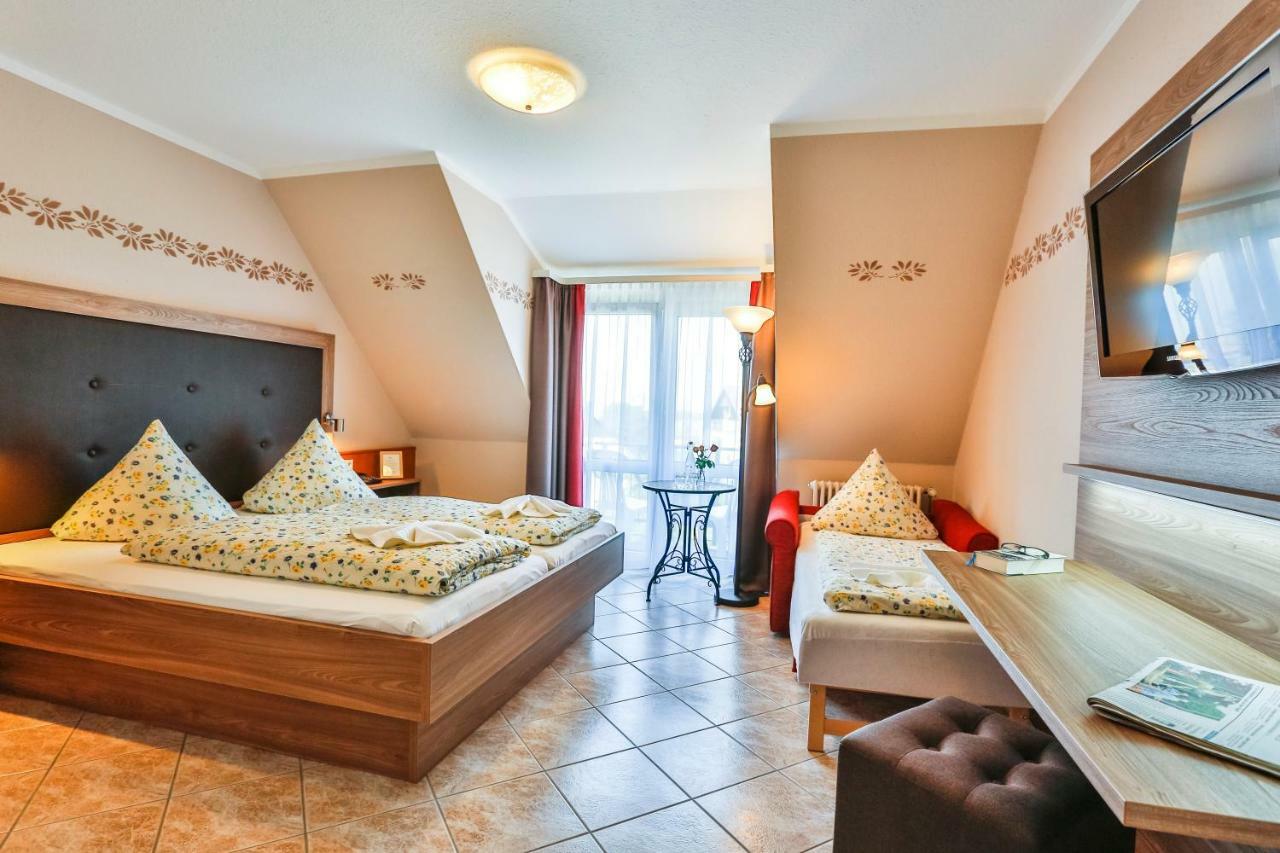 Hotel-Restaurant Zum Ochsen Schallstadt Luaran gambar