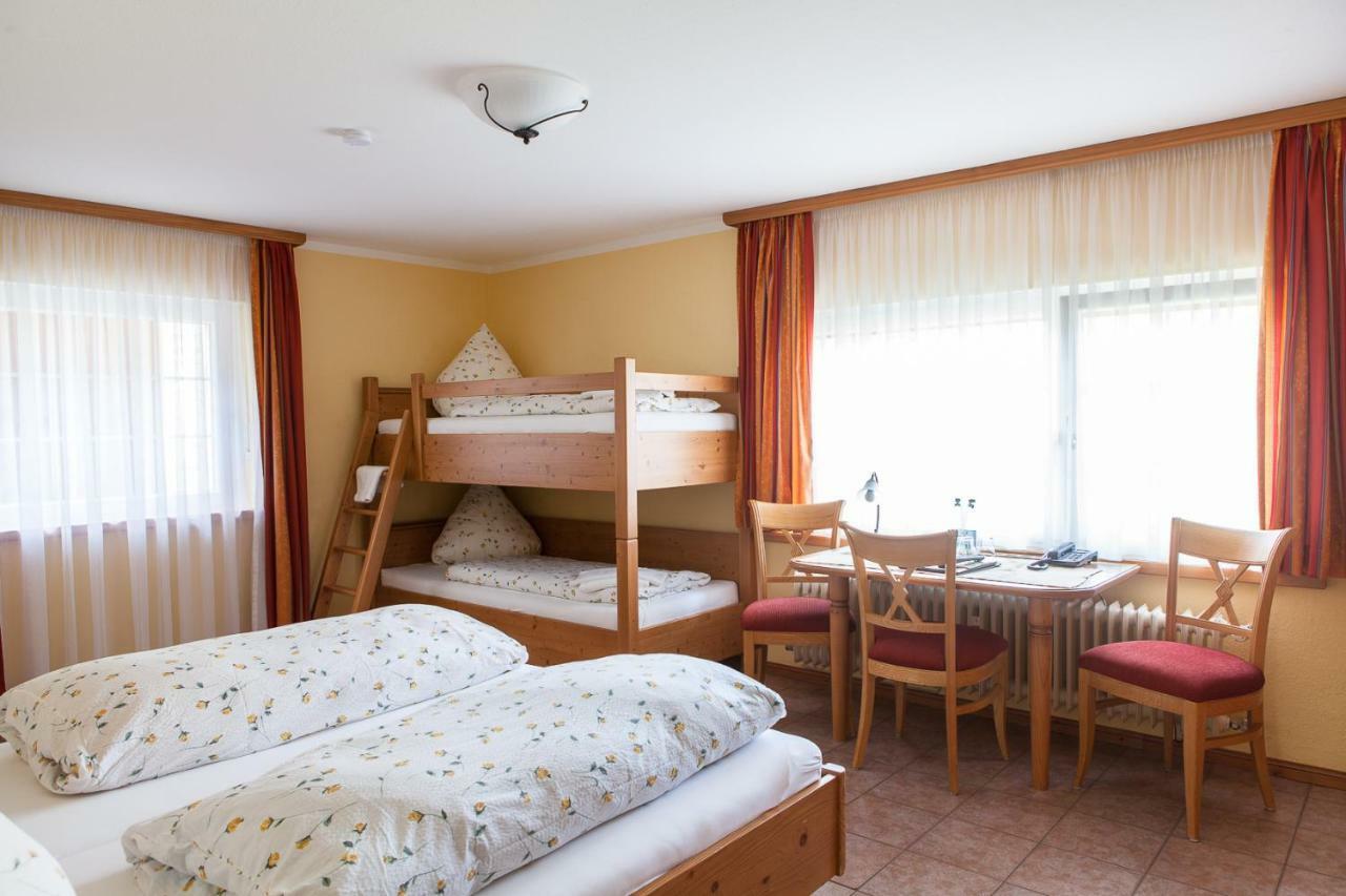 Hotel-Restaurant Zum Ochsen Schallstadt Luaran gambar