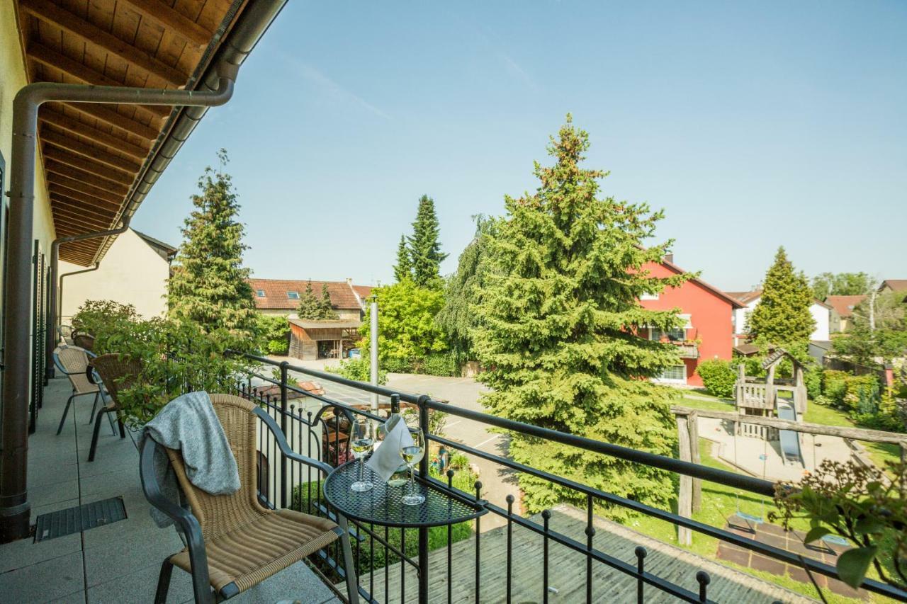 Hotel-Restaurant Zum Ochsen Schallstadt Luaran gambar