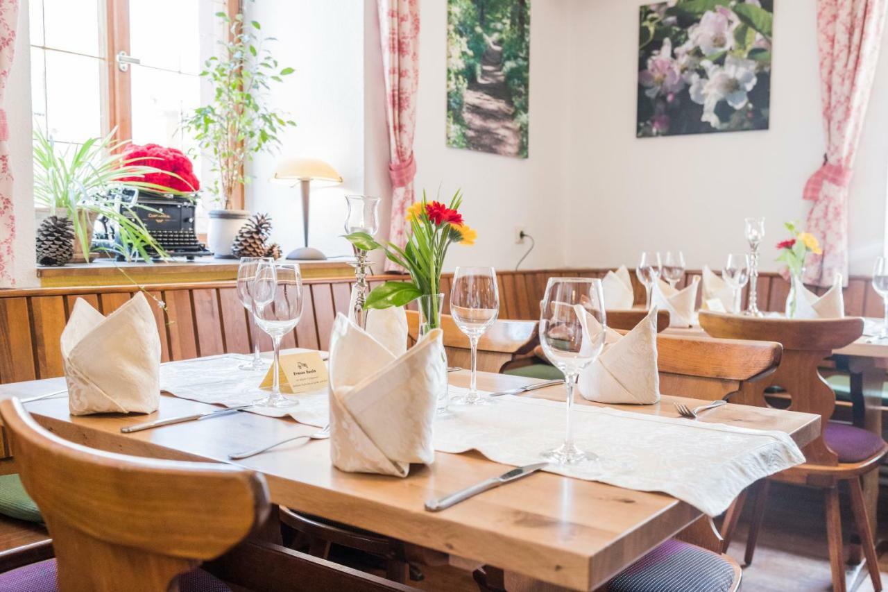 Hotel-Restaurant Zum Ochsen Schallstadt Luaran gambar